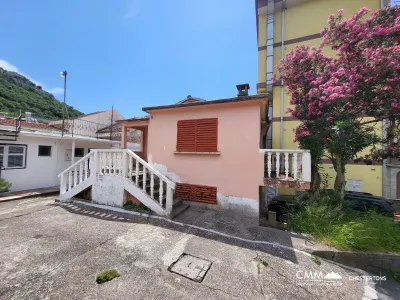 House with plot on sale in Rafailovici